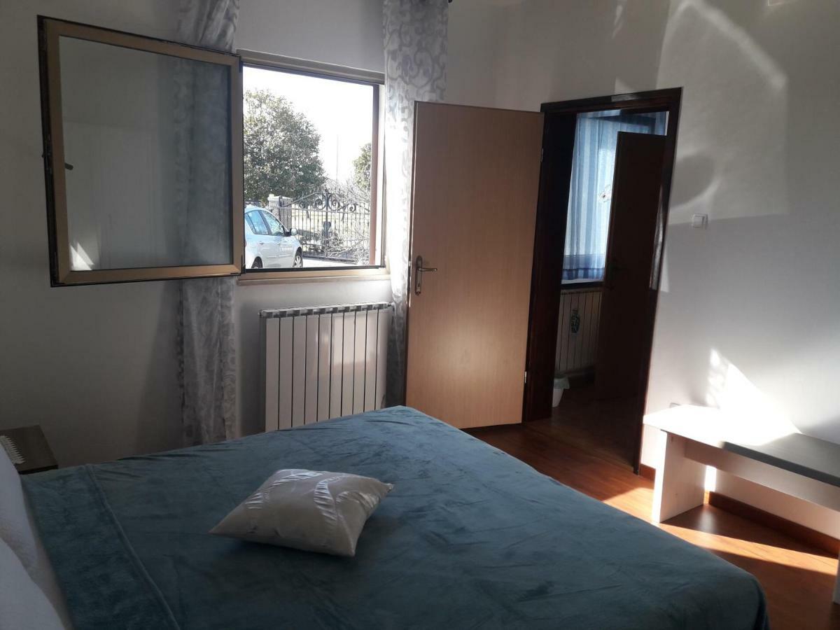 Apartman Nevia Holiday Home Ciritez Kültér fotó